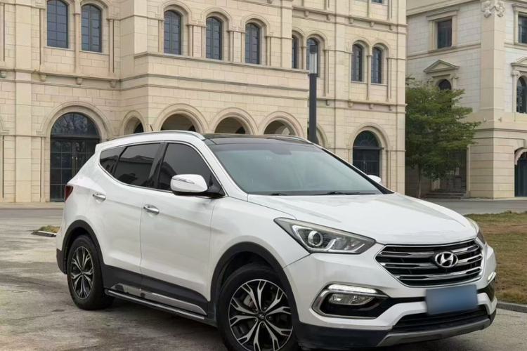 Used Hyundai Santa Fe 2017 2.4L Automatic Two-Wheel Drive Smart Version 5 Seats Exterior 8