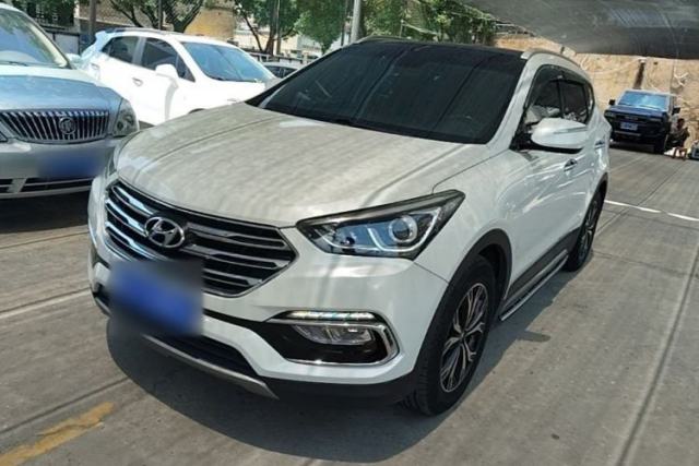 Used Hyundai Santa Fe 2017 2.4L Automatic Two-Wheel Drive Smart Version 5 Seats
