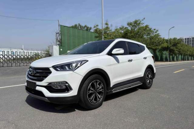 Used Hyundai Santa Fe 2017 2.0T Automatic All-Wheel Drive Smart 7-Seater