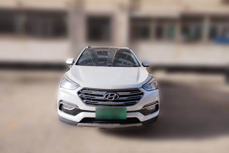Used Hyundai Santa Fe 2017 2.0T Automatic All-Wheel Drive Smart 7-Seater Front