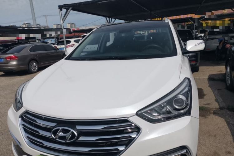 Used Hyundai Santa Fe 2017 2.4L Automatic Two-Wheel Drive Smart Version 5 Seats Front