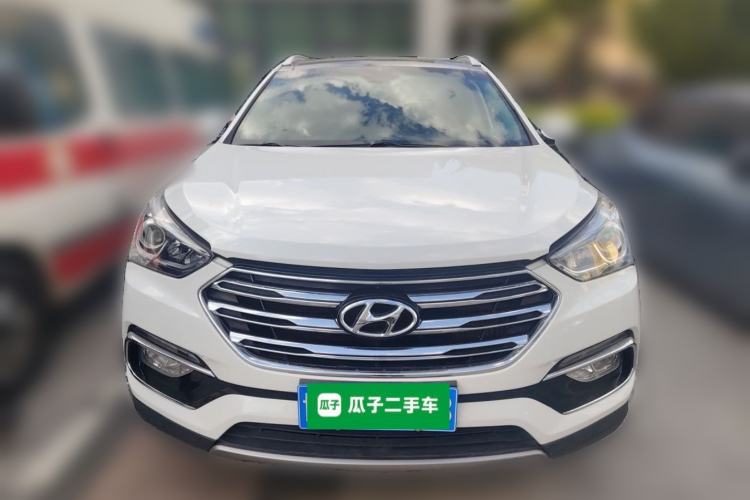 Used Hyundai Santa Fe 2017 2.0T Automatic Two-Wheel Drive Smart Version 7 Seats Front