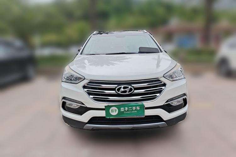 Used Hyundai Santa Fe 2017 2.4L Automatic Two-Wheel Drive Smart Version 5 Seats Front