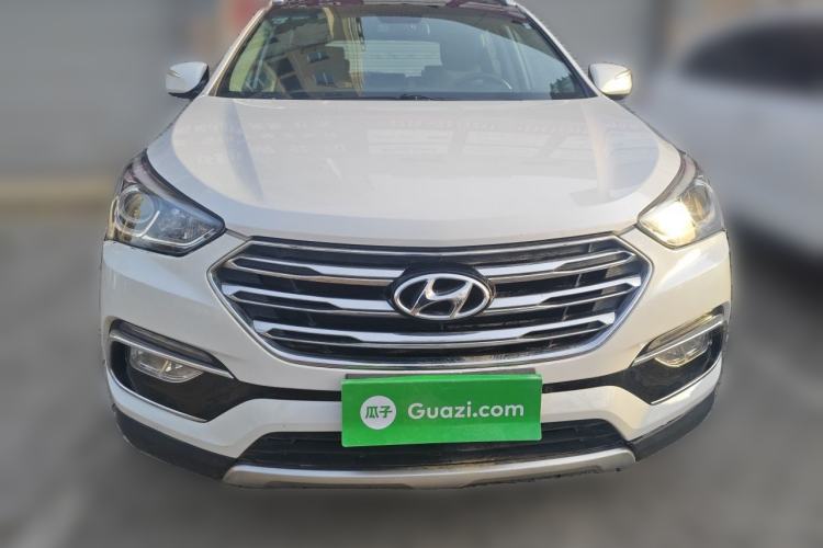 Used Hyundai Santa Fe 2017 2.4L Automatic Two-Wheel Drive Smart Version 5 Seats Front