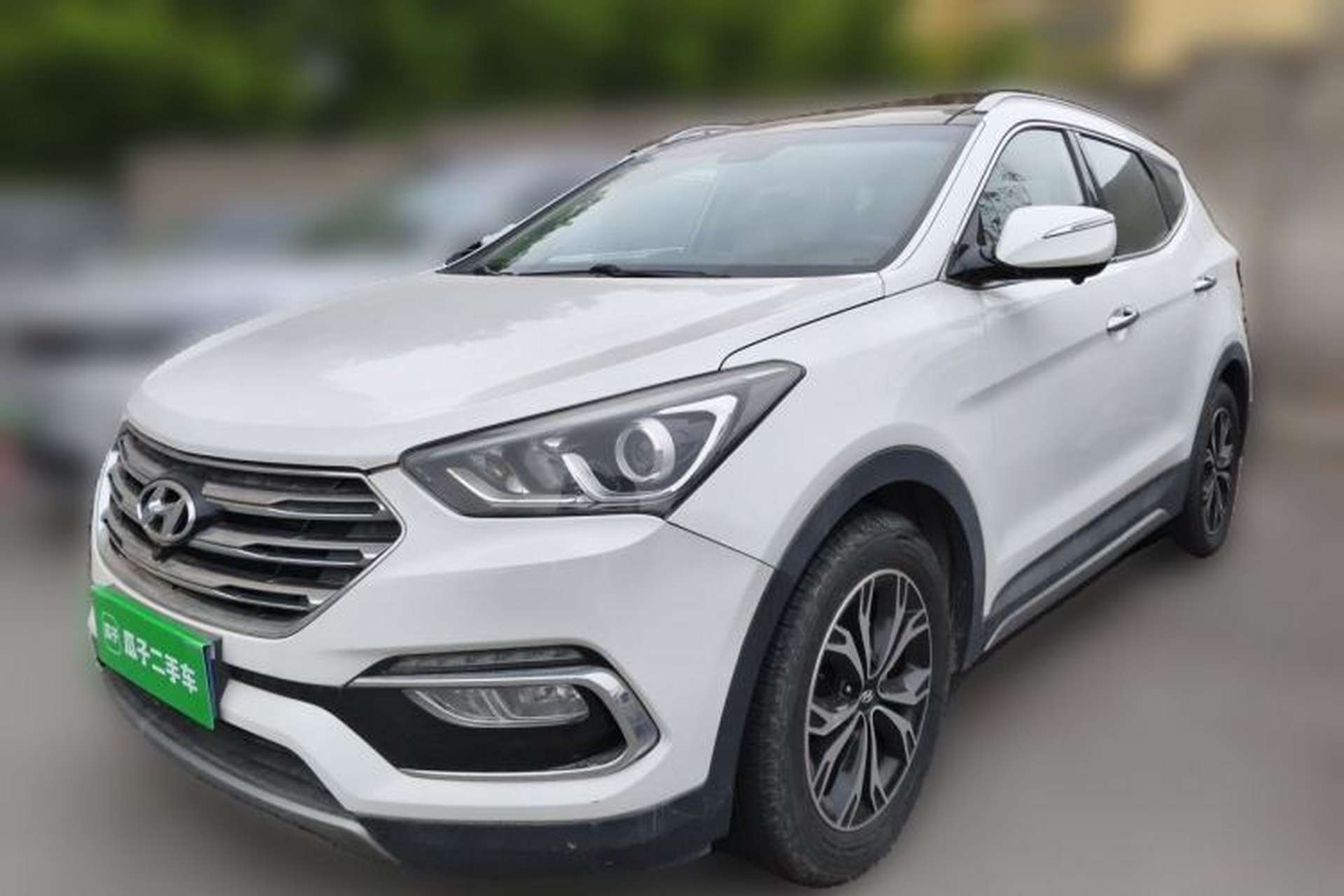 Used Hyundai Santa Fe 2017 2.0T Automatic All-Wheel Drive Smart 7-Seater Front Left 45 Deg