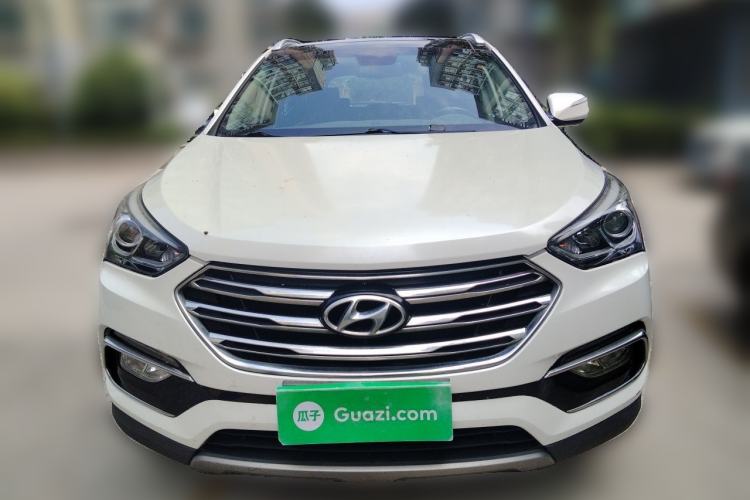 Used Hyundai Santa Fe 2017 2.4L Automatic Two-Wheel Drive Smart Version 5 Seats Front
