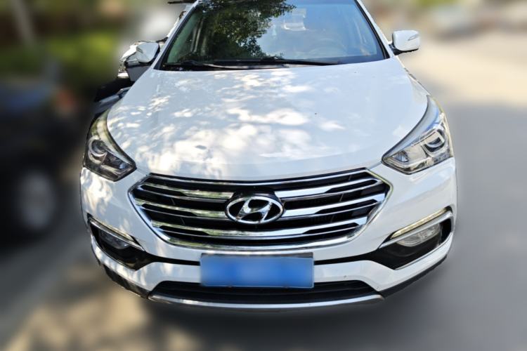 Used Hyundai Santa Fe 2017 2.0T Automatic Two-Wheel Drive Smart Version 7 Seats Front