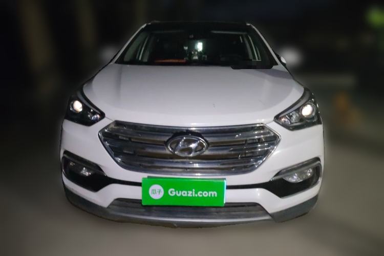 Used Hyundai Santa Fe 2017 2.4L Automatic Two-Wheel Drive Smart Version 5 Seats Front