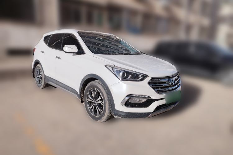 Used Hyundai Santa Fe 2017 2.0T Automatic All-Wheel Drive Smart 7-Seater Front Right 45 Deg