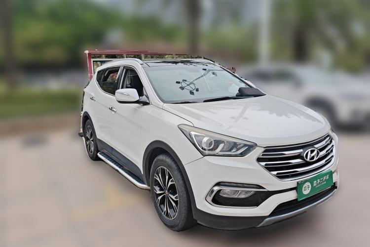 Used Hyundai Santa Fe 2017 2.4L Automatic Two-Wheel Drive Smart Version 5 Seats Front Right 45 Deg