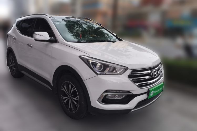 Used Hyundai Santa Fe 2017 2.4L Automatic Two-Wheel Drive Smart Version 5 Seats Front Right 45 Deg
