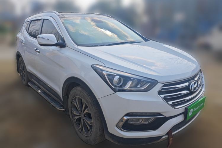 Used Hyundai Santa Fe 2017 2.0T Automatic All-Wheel Drive Smart 7-Seater Front Right 45 Deg
