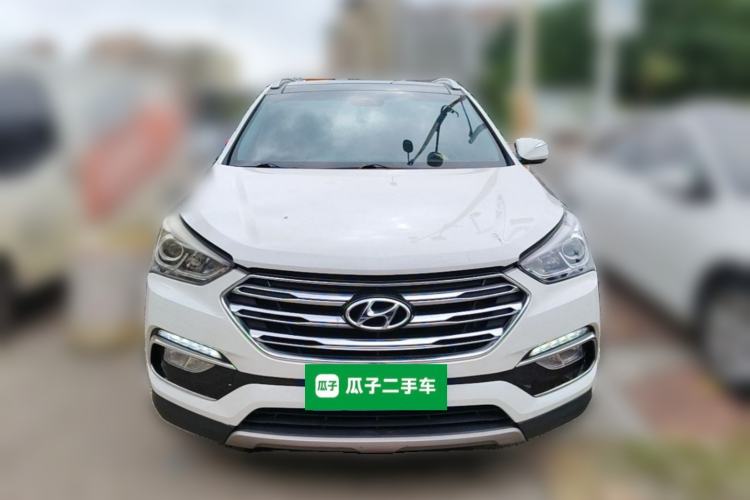 Used Hyundai Santa Fe 2017 2.4L Automatic Two-Wheel Drive Smart Version 5 Seats Front