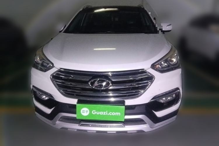 Used Hyundai Santa Fe 2017 2.4L Automatic Two-Wheel Drive Smart Version 5 Seats Front