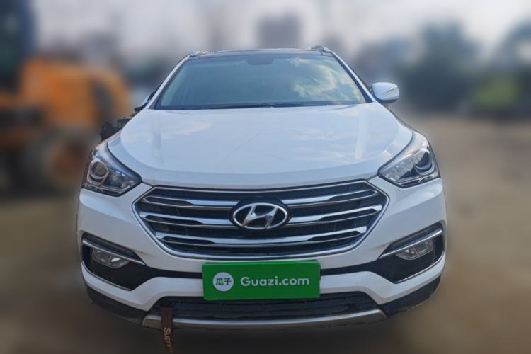 Used Hyundai Santa Fe 2017 2.0T Automatic All-Wheel Drive Smart 7-Seater Front