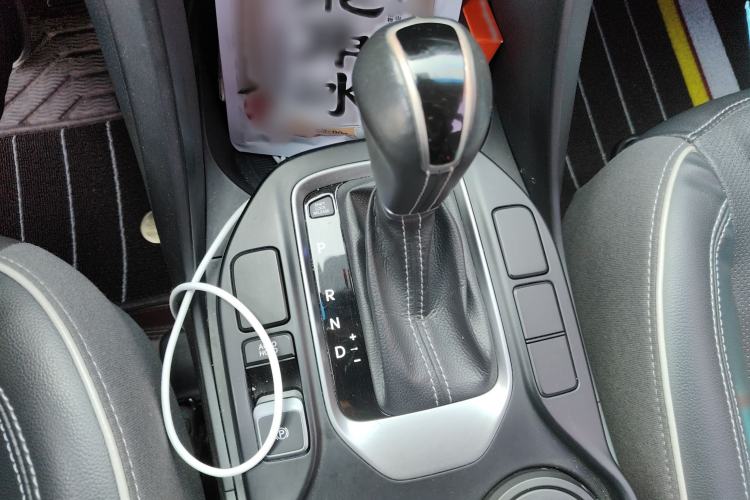 Used Hyundai Santa Fe 2017 2.0T Automatic Two-Wheel Drive Smart Version 7 Seats Gear Lever