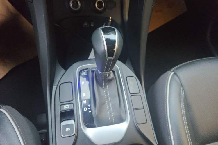 Used Hyundai Santa Fe 2017 2.4L Automatic Two-Wheel Drive Smart Version 5 Seats Gear Lever