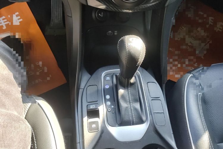 Used Hyundai Santa Fe 2017 2.0T Automatic Two-Wheel Drive Smart Version 7 Seats Gear Lever