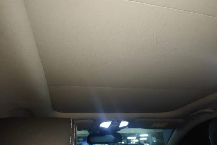 Used Hyundai Santa Fe 2017 2.4L Automatic Two-Wheel Drive Smart Version 5 Seats Headliner