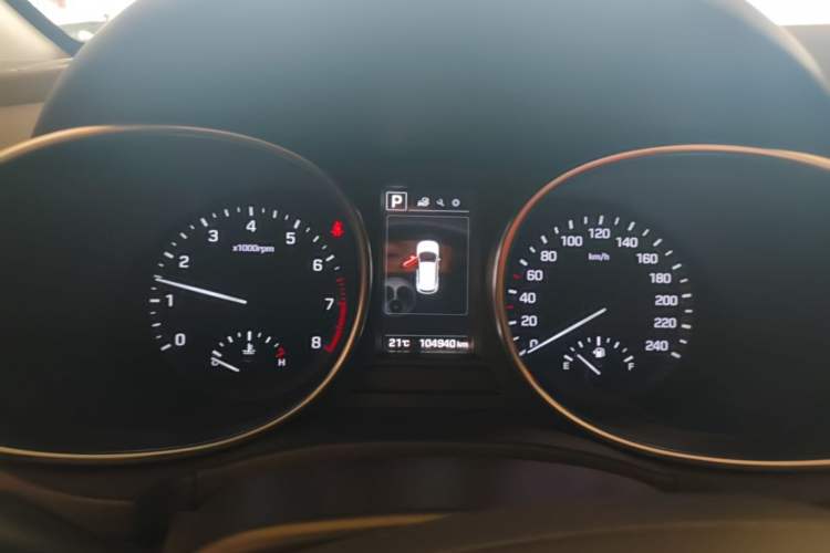Used Hyundai Santa Fe 2017 2.0T Automatic All-Wheel Drive Smart 7-Seater Instrument Cluster
