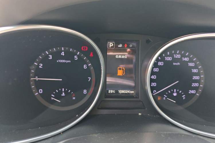 Used Hyundai Santa Fe 2017 2.0T Automatic Two-Wheel Drive Smart Version 7 Seats Instrument Cluster