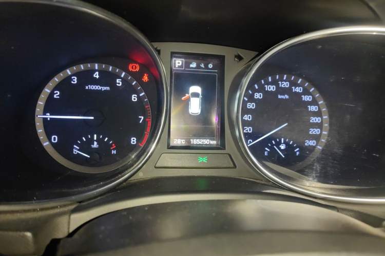 Used Hyundai Santa Fe 2017 2.4L Automatic Two-Wheel Drive Smart Version 5 Seats Instrument Cluster