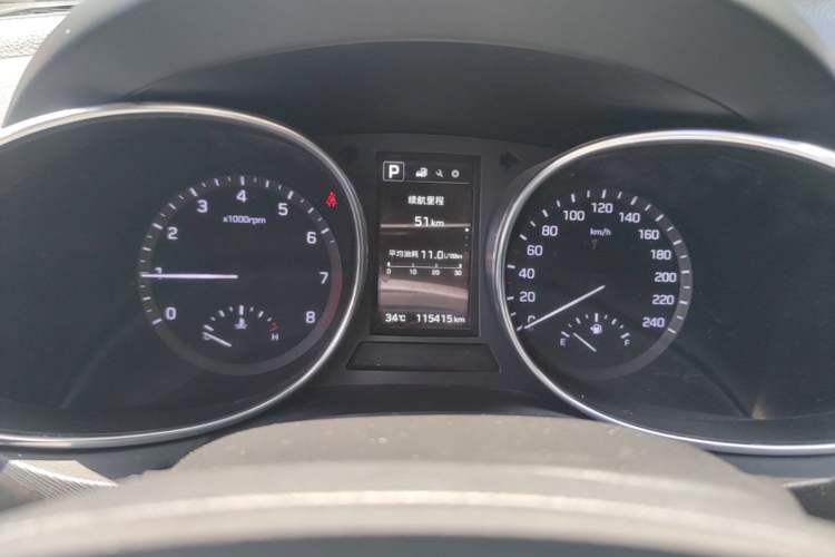 Used Hyundai Santa Fe 2017 2.0T Automatic Two-Wheel Drive Smart Version 7 Seats Instrument Cluster
