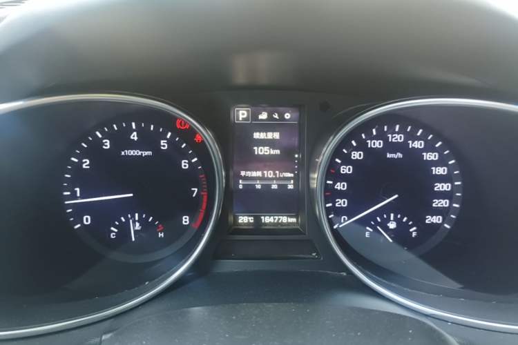 Used Hyundai Santa Fe 2017 2.4L Automatic Two-Wheel Drive Smart Version 5 Seats Instrument Cluster