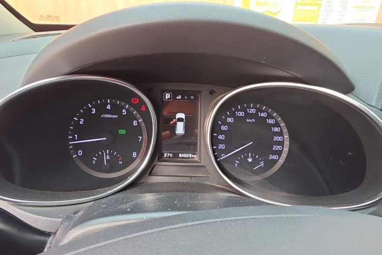 Used Hyundai Santa Fe 2017 2.0T Automatic Two-Wheel Drive Smart Version 7 Seats Instrument Cluster