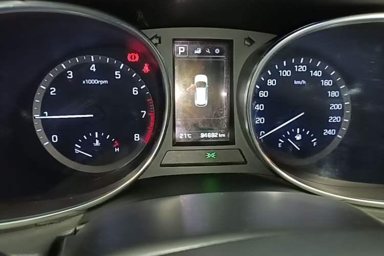 Used Hyundai Santa Fe 2017 2.0T Automatic All-Wheel Drive Smart 7-Seater Instrument Cluster