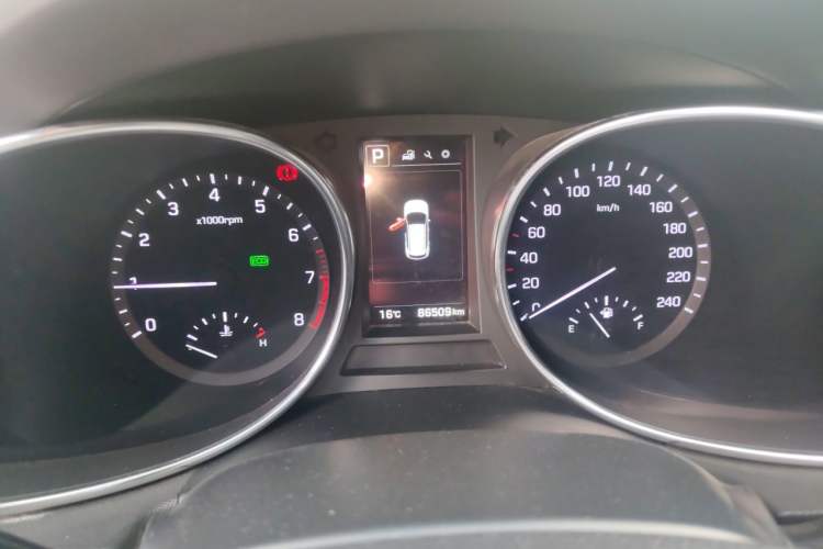 Used Hyundai Santa Fe 2017 2.0T Automatic Two-Wheel Drive Smart Version 7 Seats Instrument Cluster