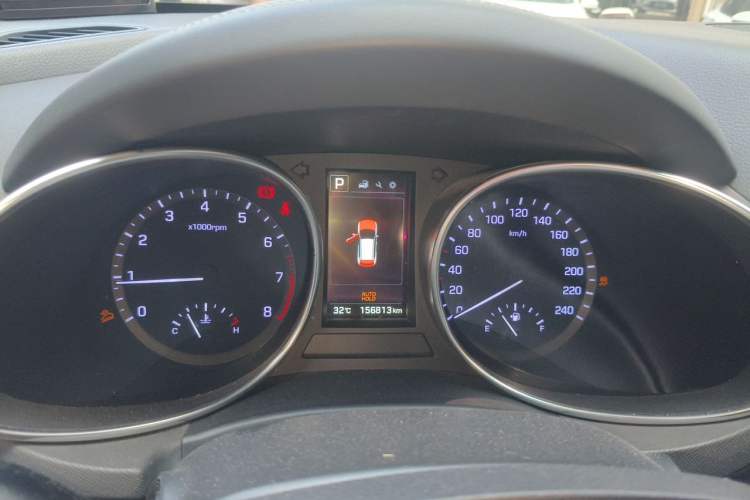 Used Hyundai Santa Fe 2017 2.0T Automatic Two-Wheel Drive Smart Version 7 Seats Instrument Cluster