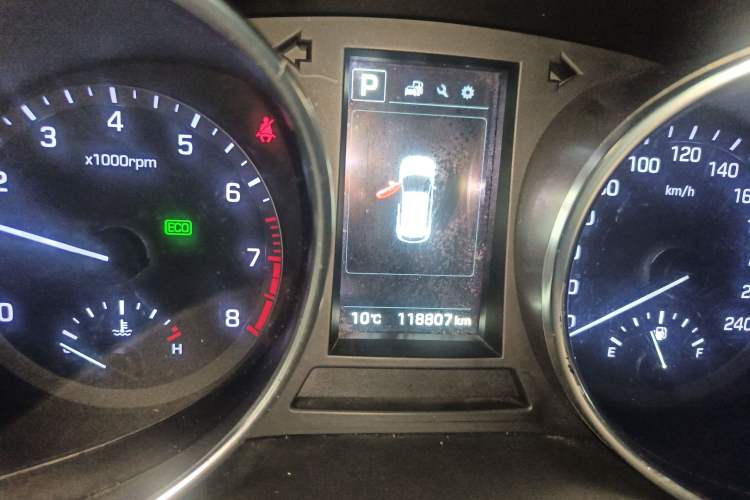 Used Hyundai Santa Fe 2017 2.4L Automatic Two-Wheel Drive Smart Version 5 Seats Instrument Cluster
