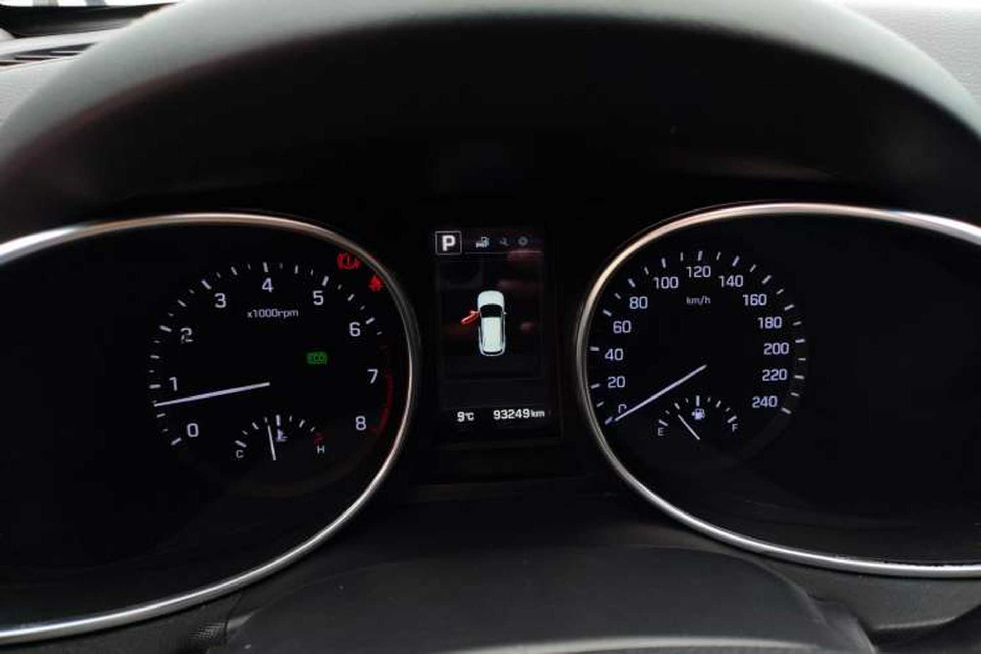 Used Hyundai Santa Fe 2017 2.0T Automatic All-Wheel Drive Smart 7-Seater Instrument Cluster