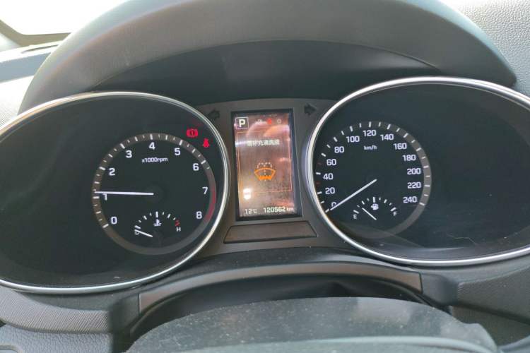 Used Hyundai Santa Fe 2017 2.0T Automatic Two-Wheel Drive Smart Version 7 Seats Instrument Cluster