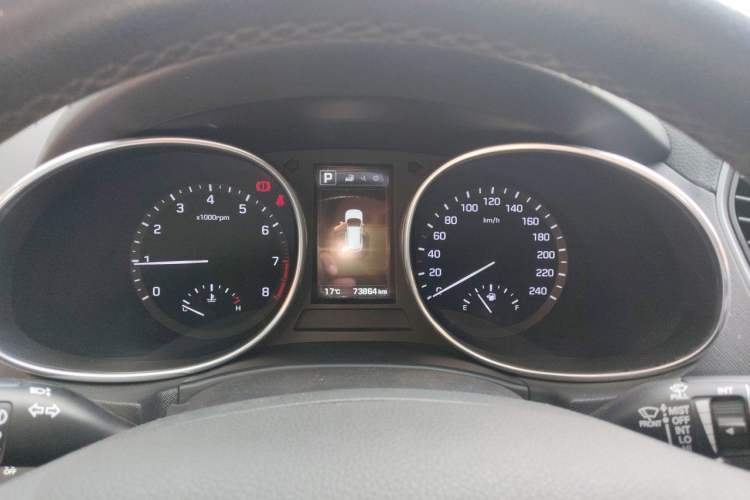 Used Hyundai Santa Fe 2017 2.0T Automatic Two-Wheel Drive Smart Version 7 Seats Instrument Cluster