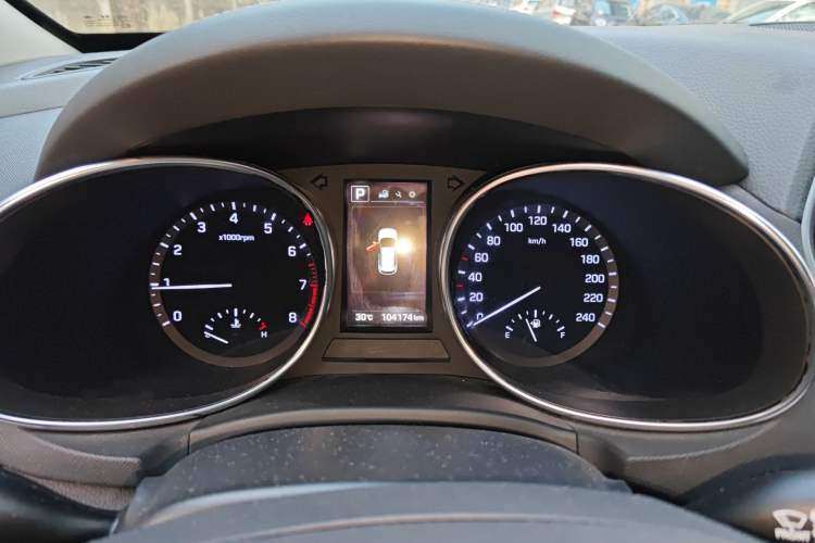 Used Hyundai Santa Fe 2017 2.0T Automatic All-Wheel Drive Smart 7-Seater Instrument Cluster