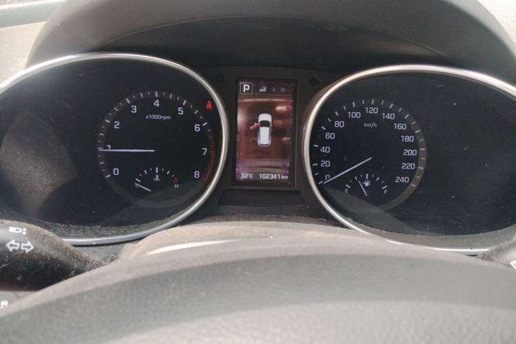 Used Hyundai Santa Fe 2017 2.4L Automatic Two-Wheel Drive Smart Version 5 Seats Instrument Cluster