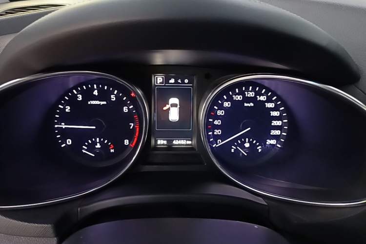 Used Hyundai Santa Fe 2017 2.0T Automatic All-Wheel Drive Smart 7-Seater Instrument Cluster