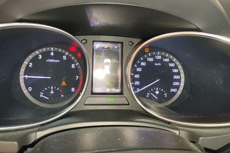 Used Hyundai Santa Fe 2017 2.4L Automatic Two-Wheel Drive Smart Version 5 Seats Instrument Cluster