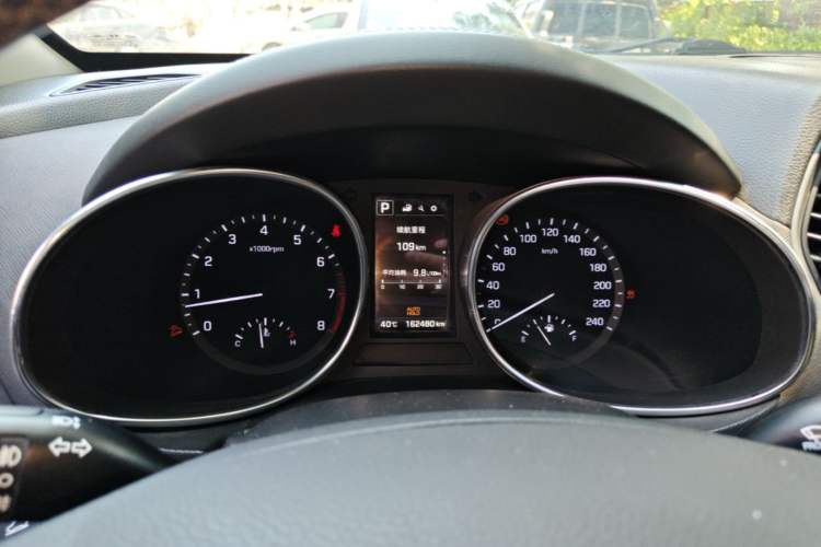 Used Hyundai Santa Fe 2017 2.0T Automatic Two-Wheel Drive Smart Version 7 Seats Instrument Cluster