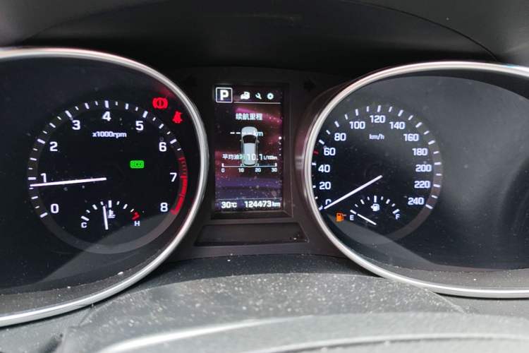 Used Hyundai Santa Fe 2017 2.4L Automatic Two-Wheel Drive Smart Version 5 Seats Instrument Cluster