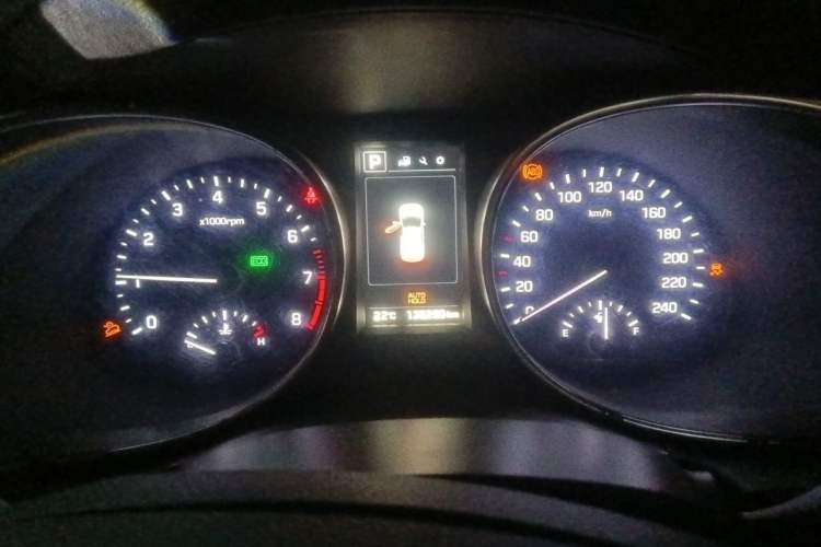 Used Hyundai Santa Fe 2017 2.4L Automatic Two-Wheel Drive Smart Version 5 Seats Instrument Cluster
