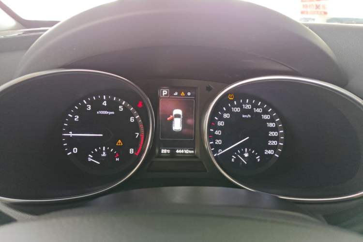 Used Hyundai Santa Fe 2017 2.0T Automatic Two-Wheel Drive Smart Version 7 Seats Instrument Cluster