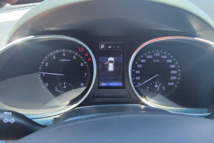 Used Hyundai Santa Fe 2017 2.4L Automatic Two-Wheel Drive Smart Version 5 Seats Instrument Cluster