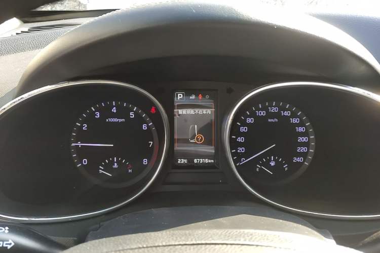 Used Hyundai Santa Fe 2017 2.0T Automatic Two-Wheel Drive Smart Version 7 Seats Instrument Cluster