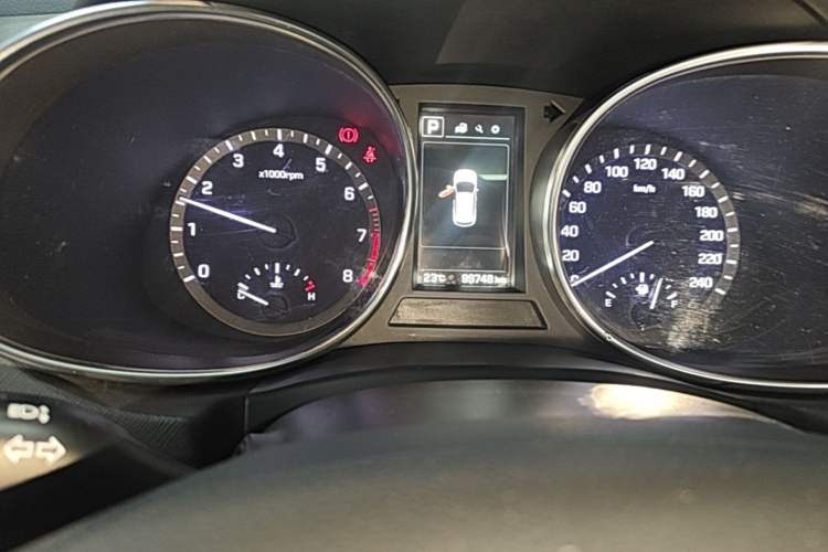 Used Hyundai Santa Fe 2017 2.0T Automatic Two-Wheel Drive Smart Version 7 Seats Instrument Cluster