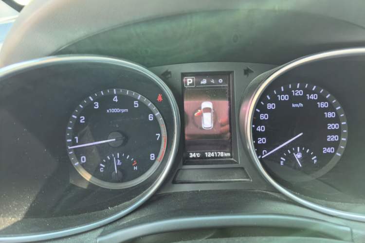 Used Hyundai Santa Fe 2017 2.0T Automatic Two-Wheel Drive Smart Version 7 Seats Instrument Cluster