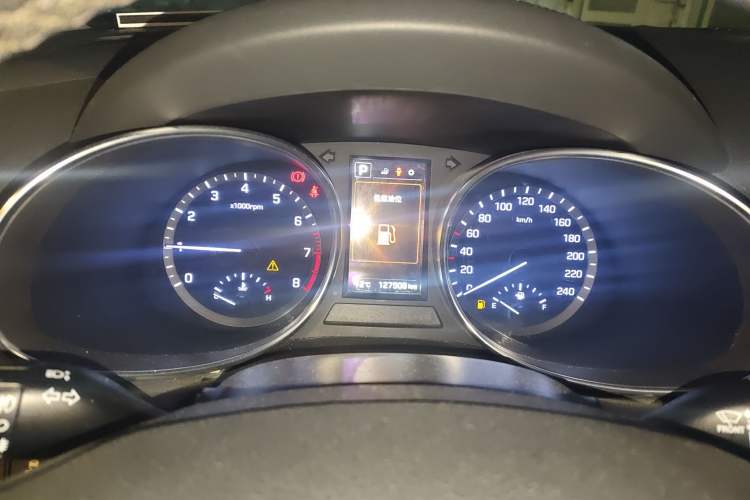 Used Hyundai Santa Fe 2017 2.4L Automatic Two-Wheel Drive Smart Version 5 Seats Instrument Cluster