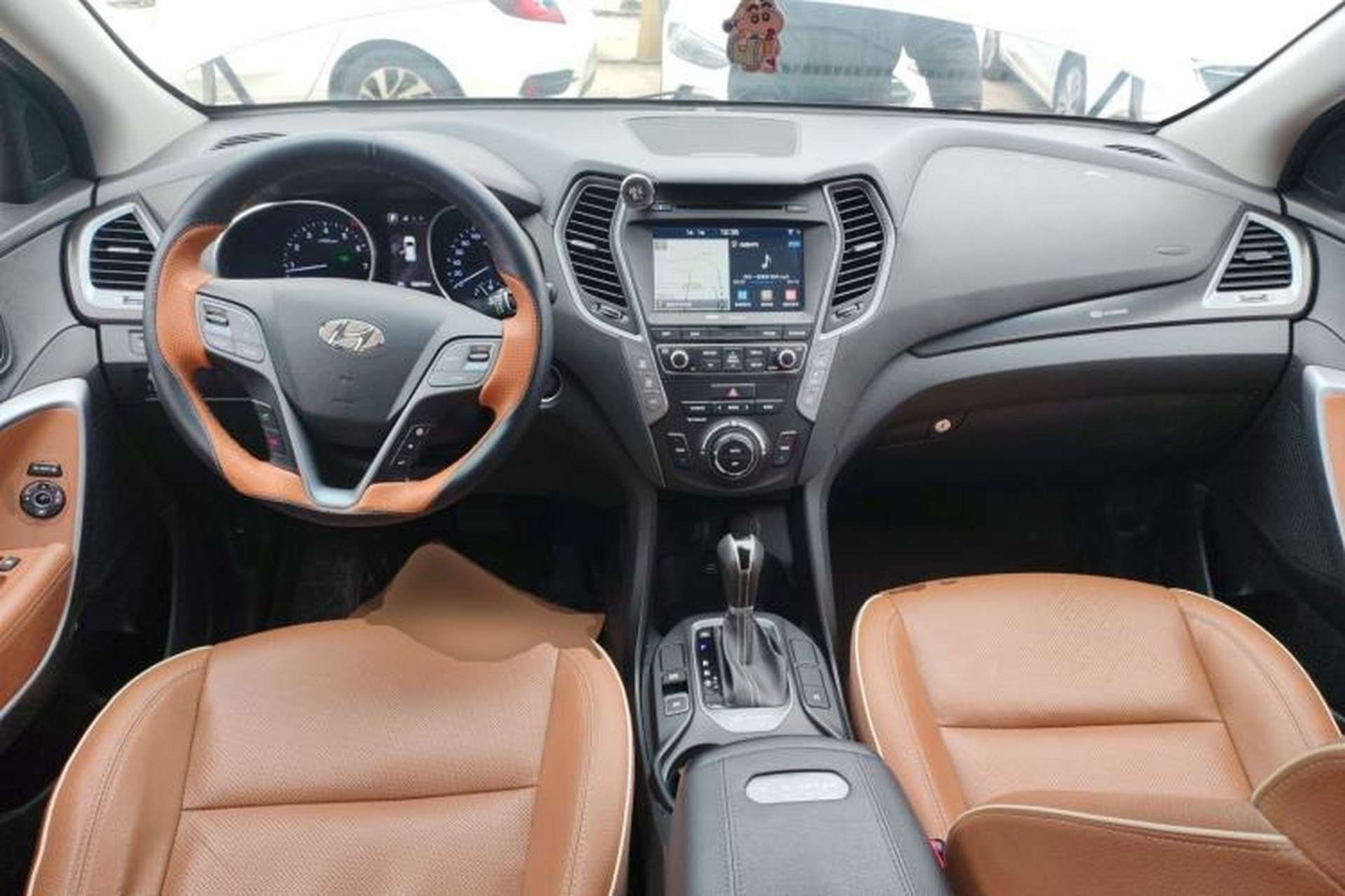 Used Hyundai Santa Fe 2017 2.0T Automatic All-Wheel Drive Smart 7-Seater Interior 2